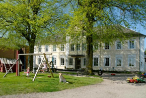 Ferienhof Gintoft, Steinbergkirche